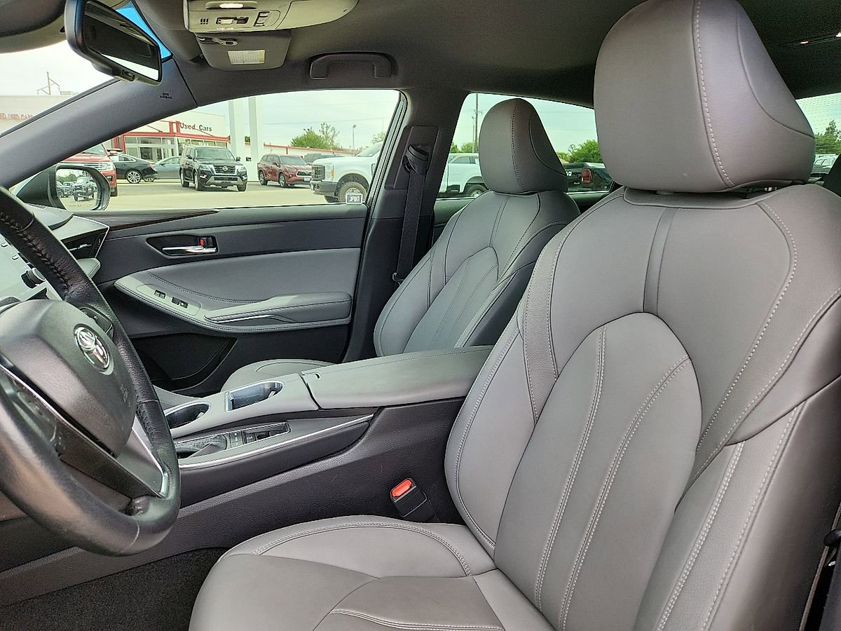 Used 2019 Toyota Avalon XLE w/ Carpet Mat Package FWD image 7