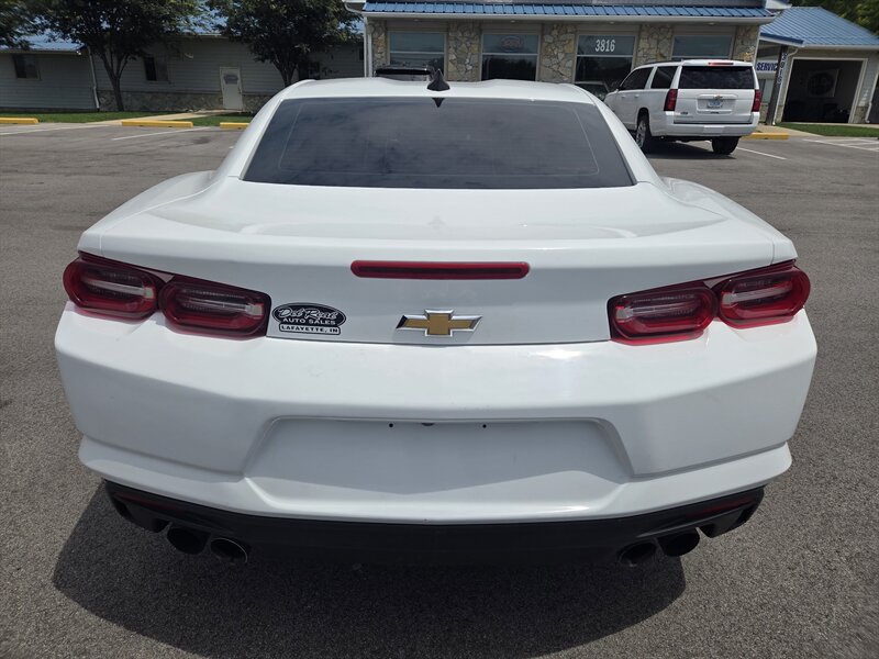 Used 2020 Chevrolet Camaro LT w/ Technology Package RWD image 4