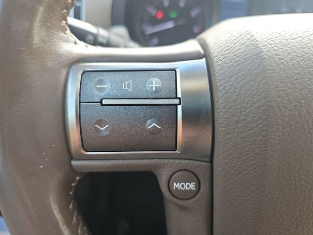 Used 2017 Lexus GX 460 image 31