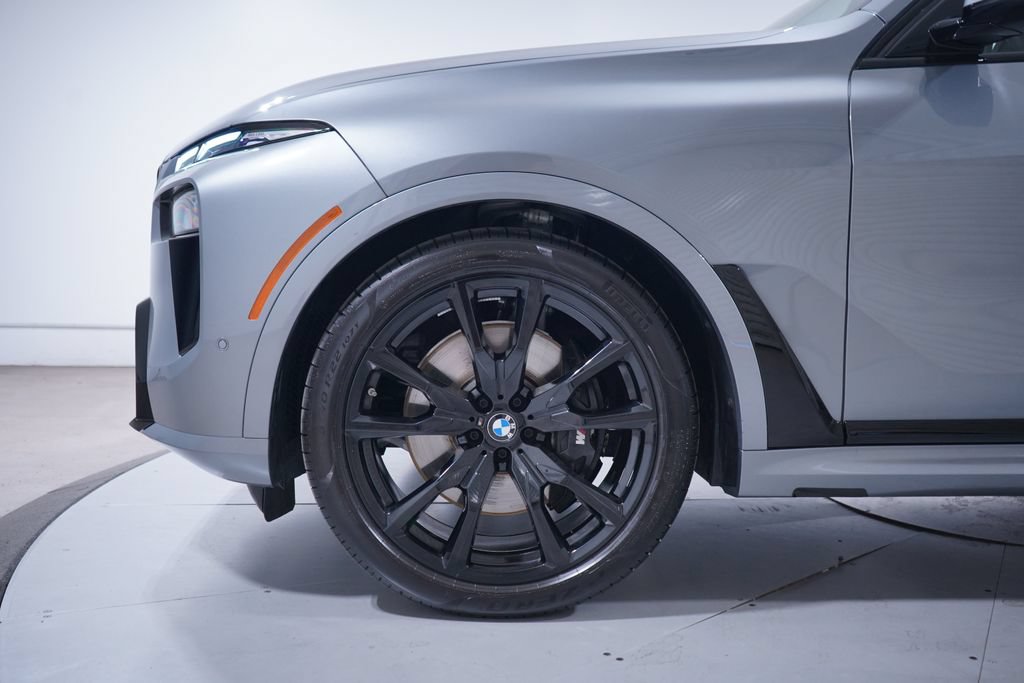 Used 2026 BMW X7 xDrive40i w/ M Sport Package AWD/4WD image 2