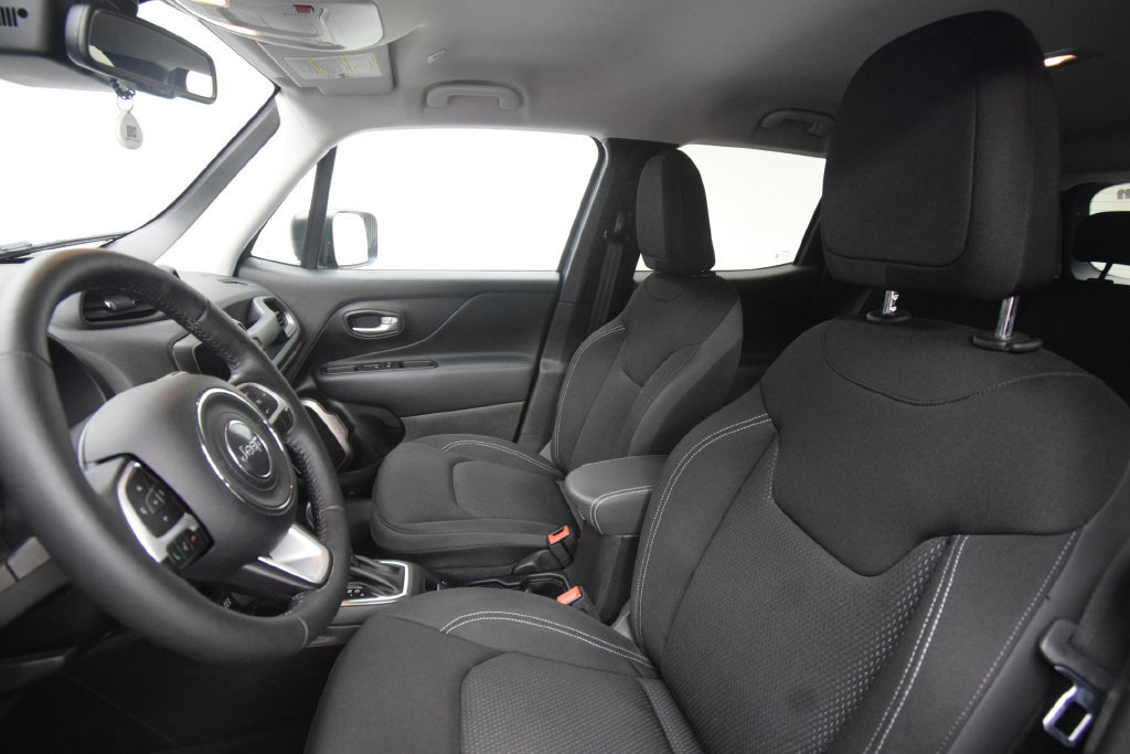 Used 2023 Jeep Renegade Latitude w/ Premium Group AWD/4WD image 8