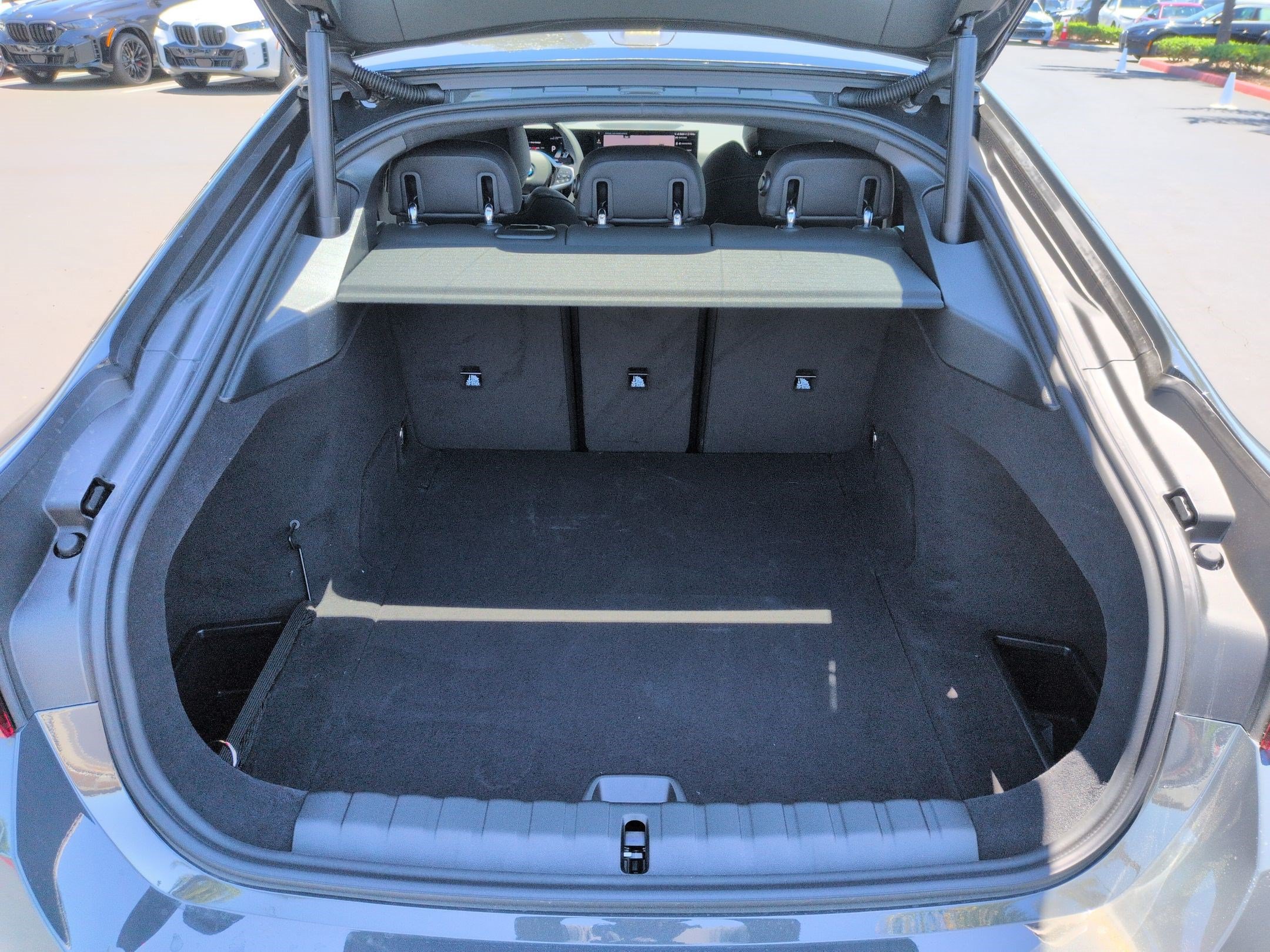 New 2026 BMW i4 eDrive40 w/ M Sport Package RWD image 32