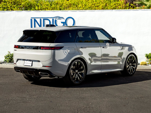 New 2026 Land Rover Range Rover Sport Dynamic SE AWD/4WD image 6