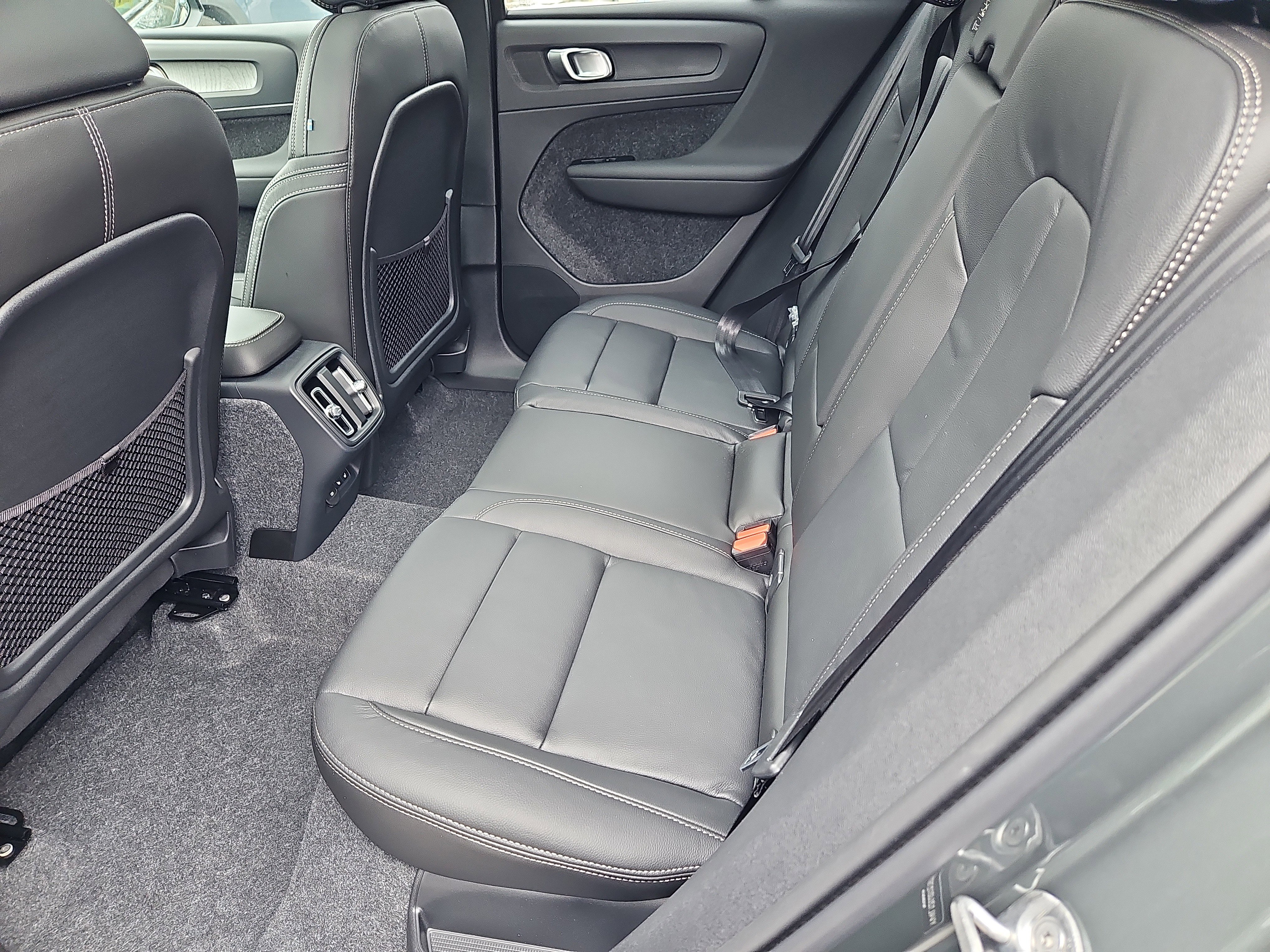 New 2026 Volvo XC40 B5 Core w/ Protection Package Premier image 21