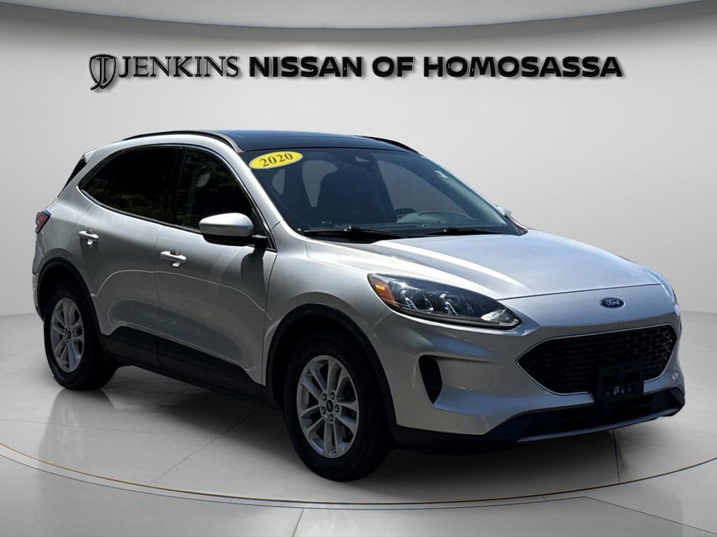 Used 2020 Ford Escape SE FWD image 1