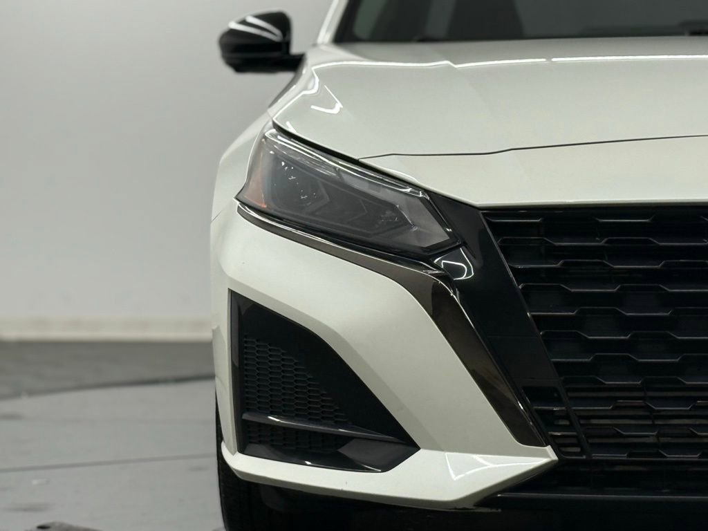 Used 2023 Nissan Altima 2.0 SR image 4