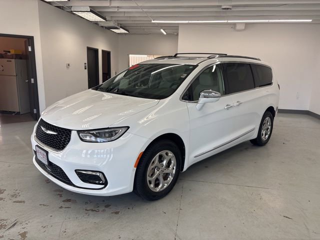Used 2021 Chrysler Pacifica Limited w/ Premium & Safety Sphere Group AWD/4WD image 4