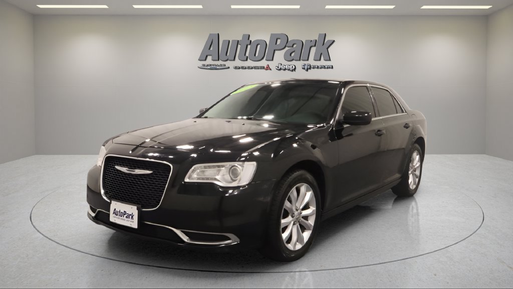 Used 2015 Chrysler 300 Limited AWD/4WD image 4