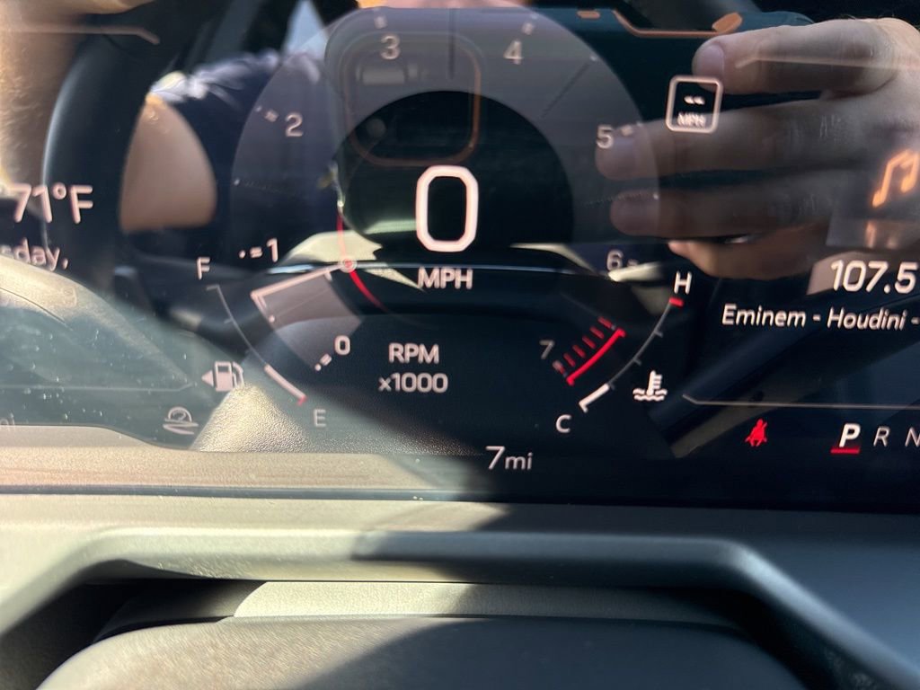 Used 2025 GMC Acadia Elevation image 26