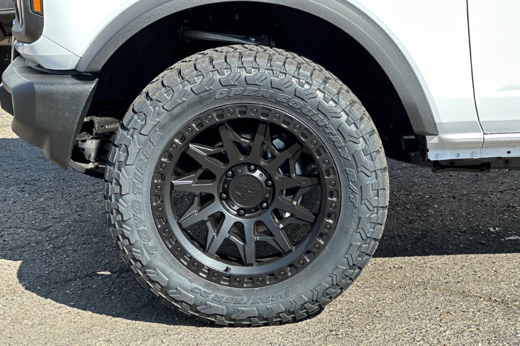 Used 2025 Ford Bronco 4-Door AWD/4WD image 25
