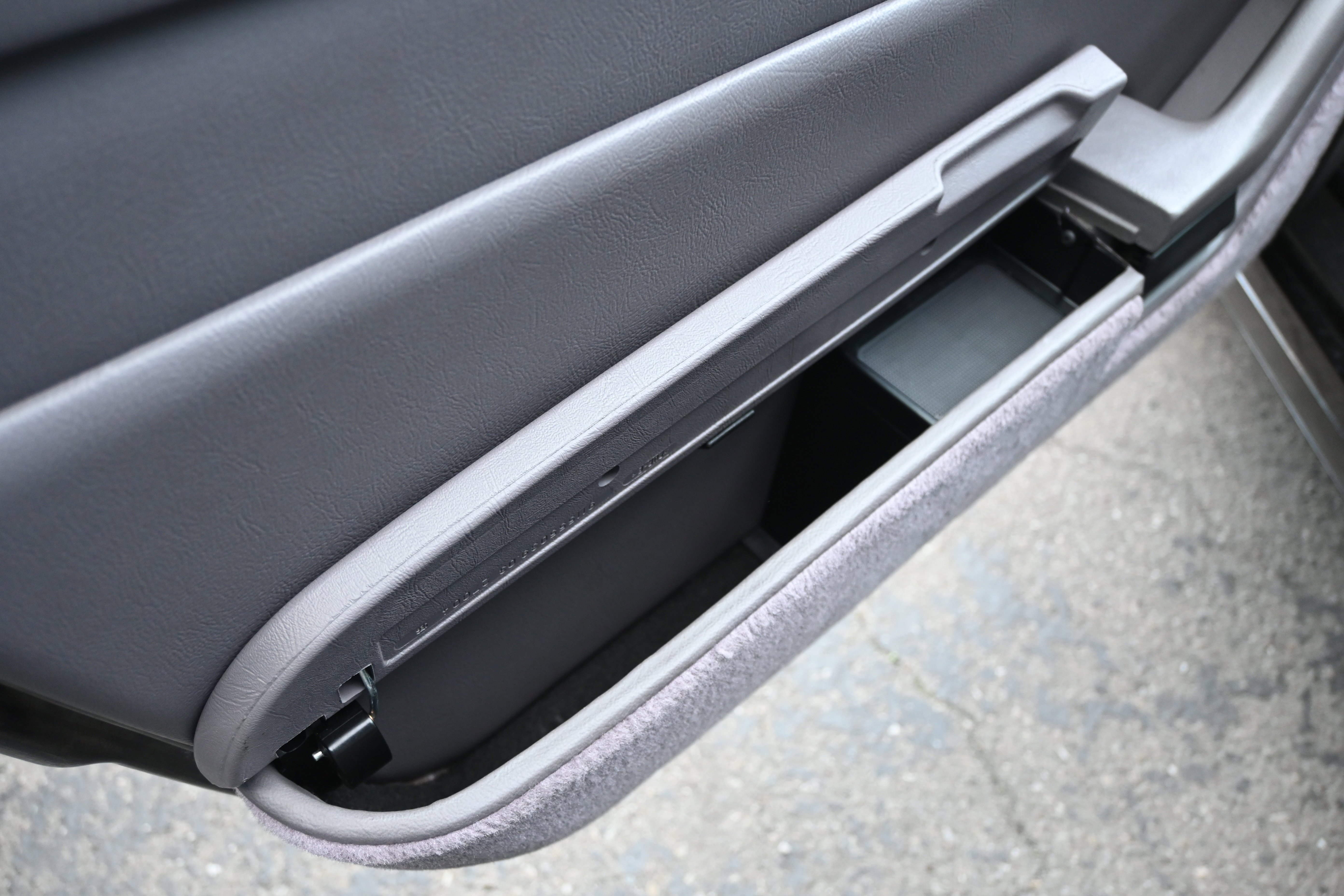 Used 1997 Porsche 911 Carrera 4 image 23