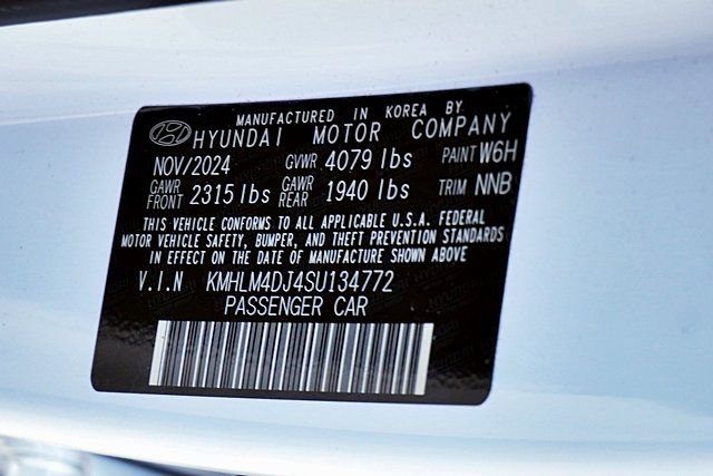 Used 2025 Hyundai Elantra SEL FWD image 33