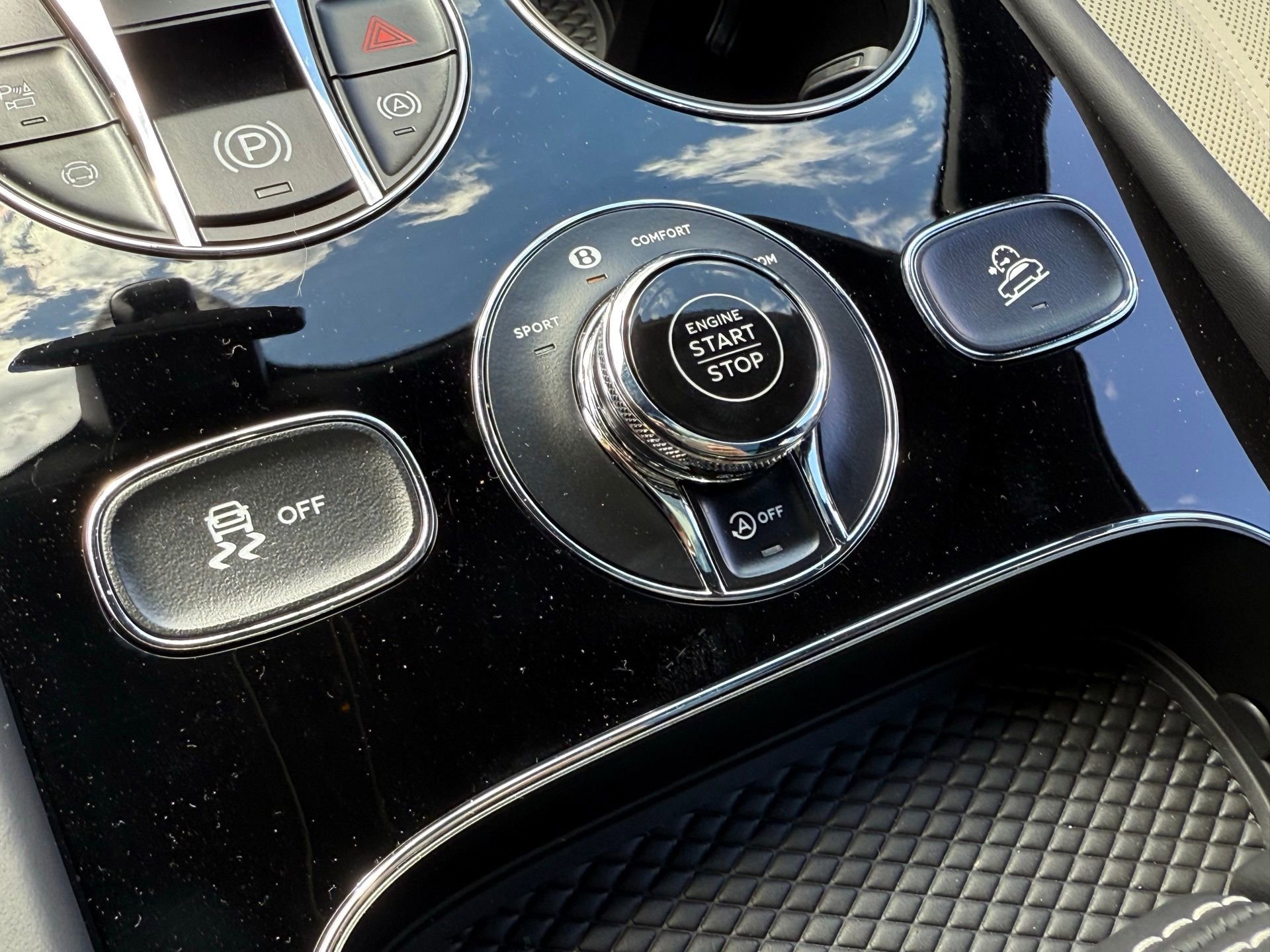 New 2025 Bentley Bentayga image 39