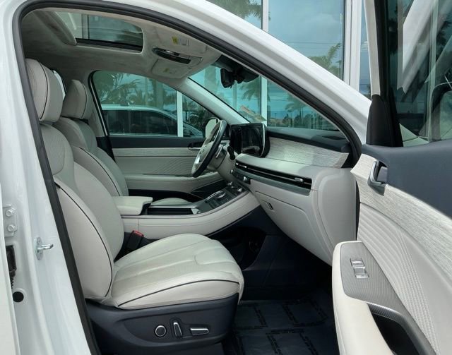 Used 2023 Hyundai Palisade Calligraphy w/ Winter Package image 20