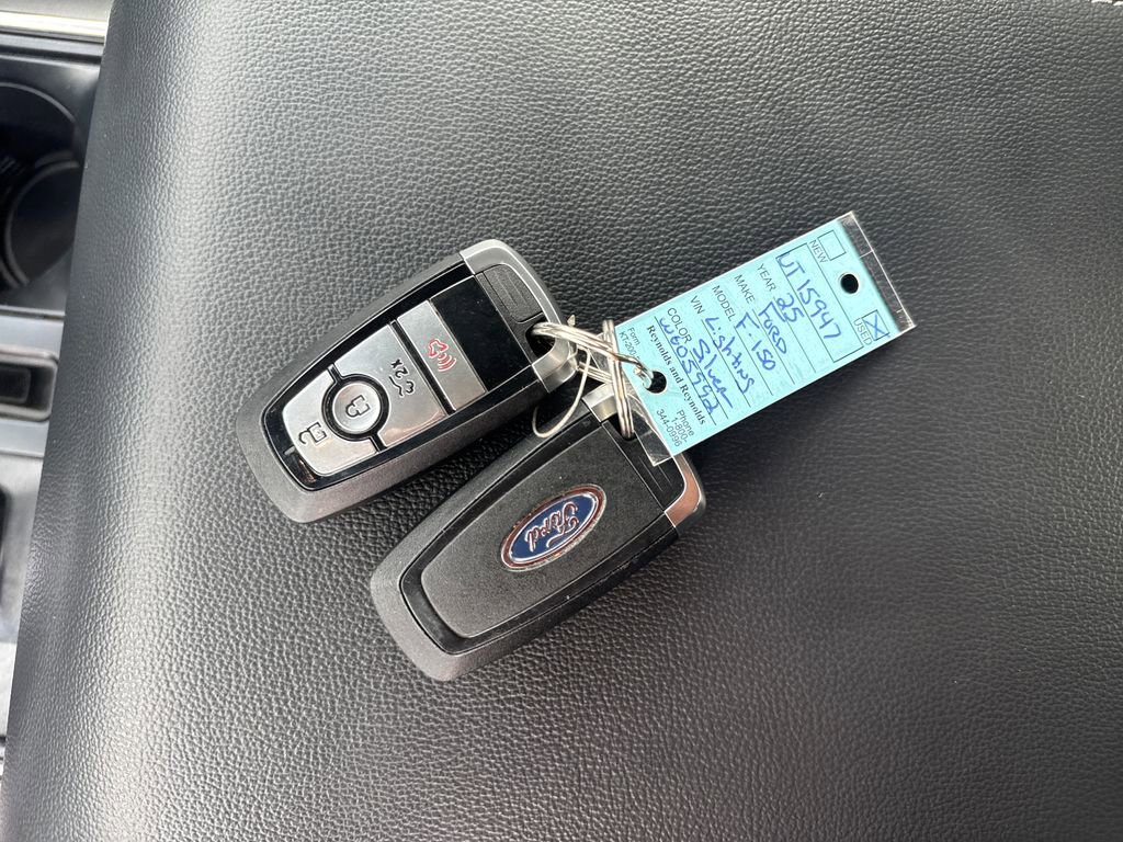 Used 2025 Ford F150 Lightning XLT AWD/4WD image 29
