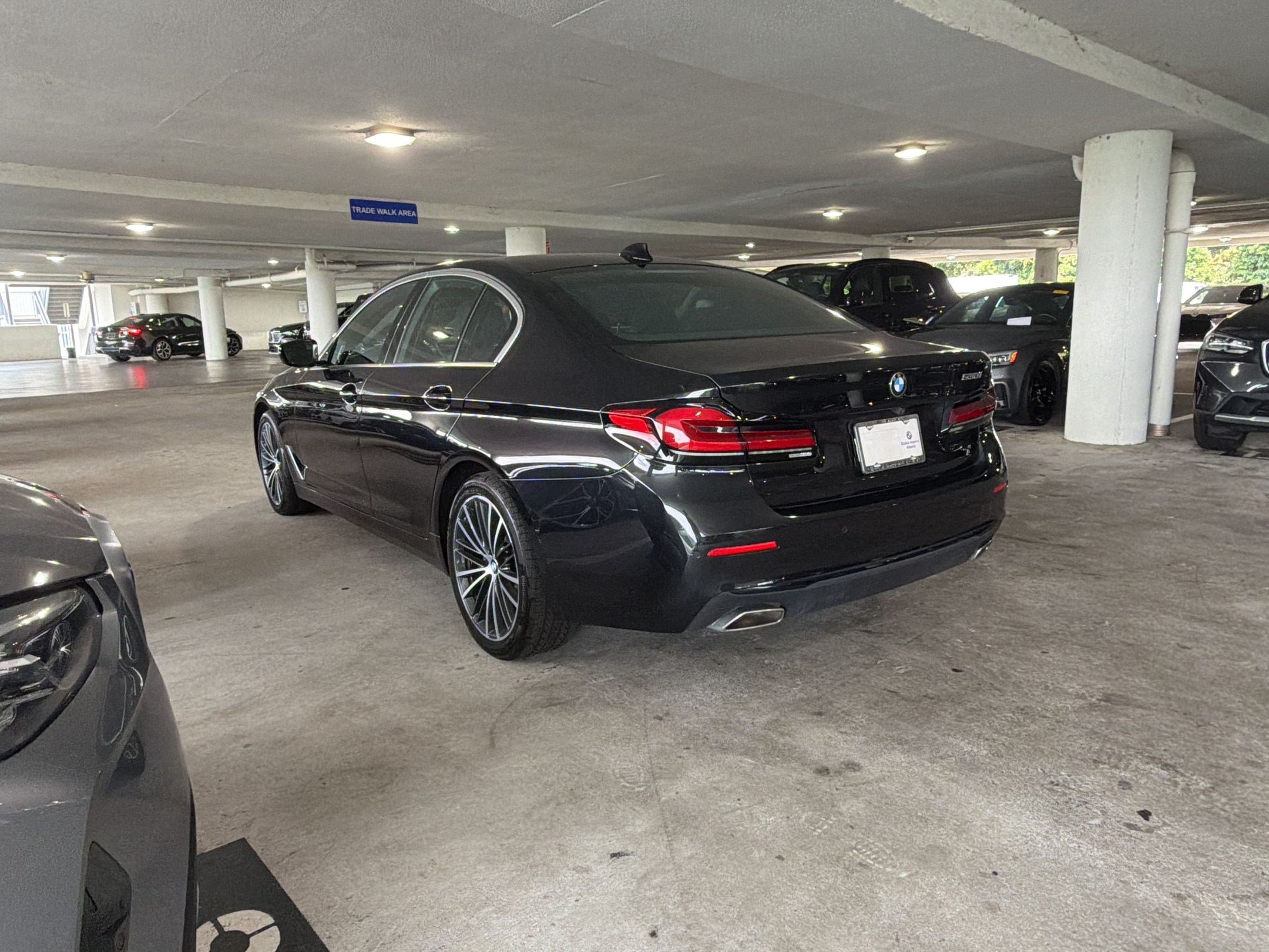 Used 2023 BMW 530i w/ Executive Package RWD image 2