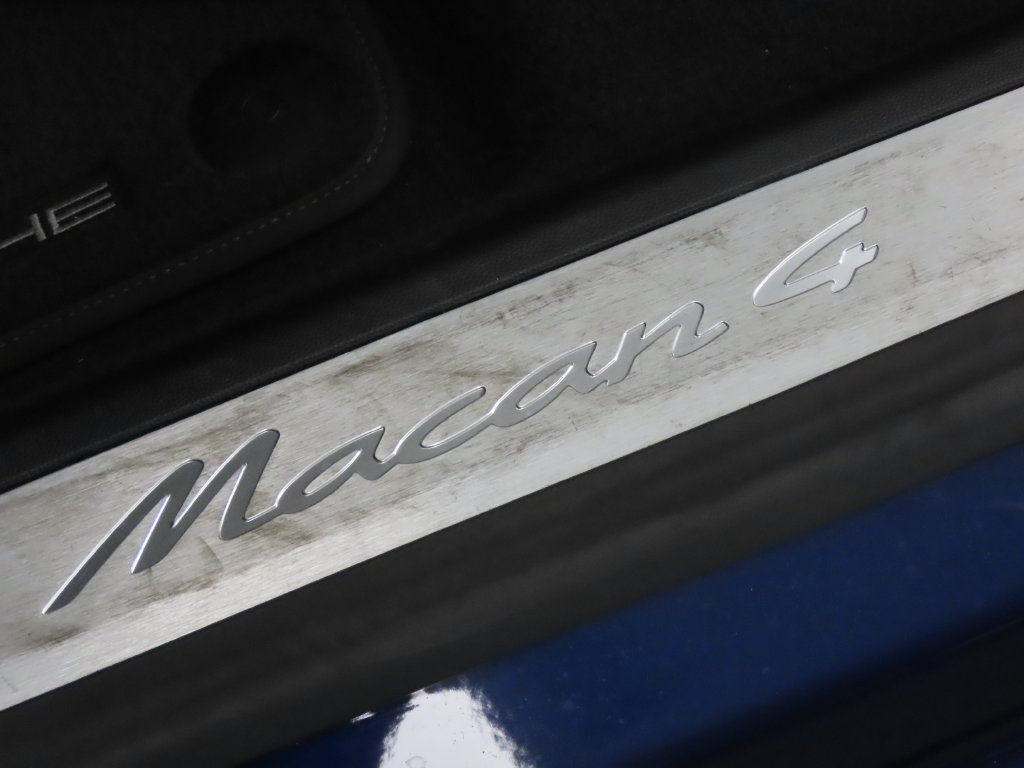 Certified 2024 Porsche Macan 4 Electric AWD/4WD image 41