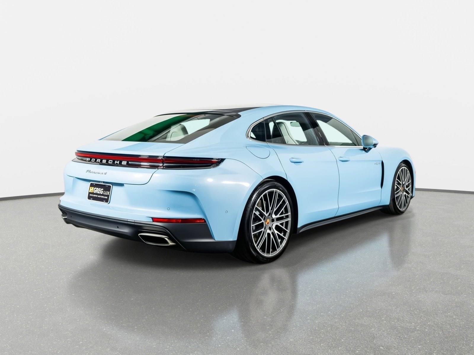 Used 2025 Porsche Panamera 4 w/ Premium Package image 10