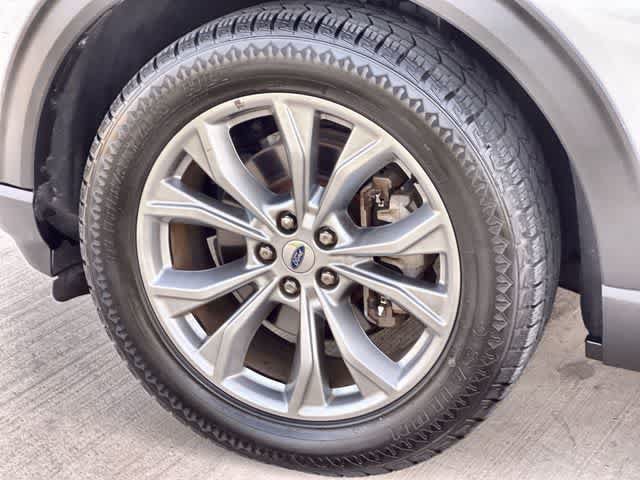 Used 2022 Ford Explorer XLT w/ Equipment Group 202A RWD image 9