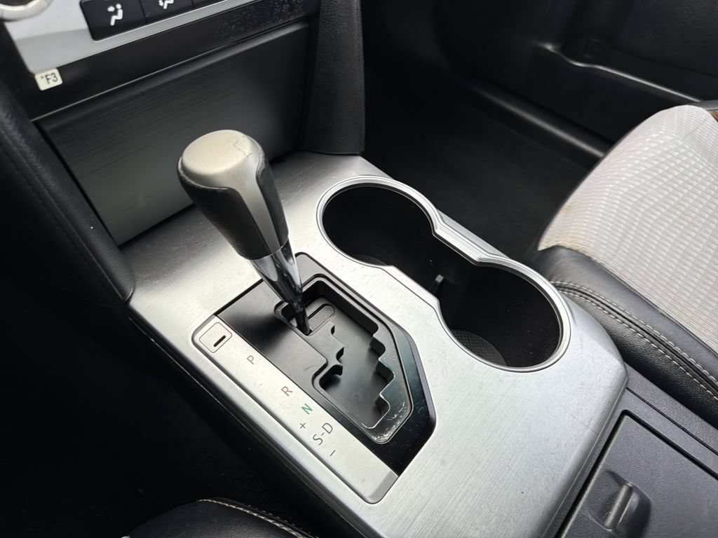 Used 2014 Toyota Camry SE FWD image 26