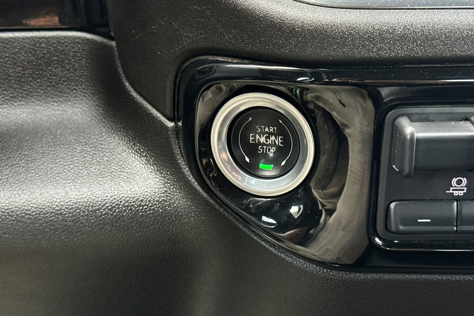 Used 2024 Chevrolet Silverado 3500 LT image 29