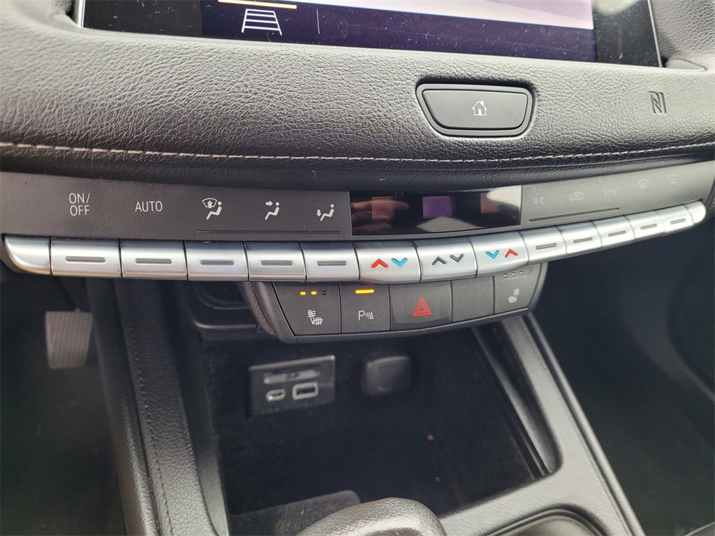 Used 2019 Cadillac XT4 Premium Luxury w/ Technology Package image 21