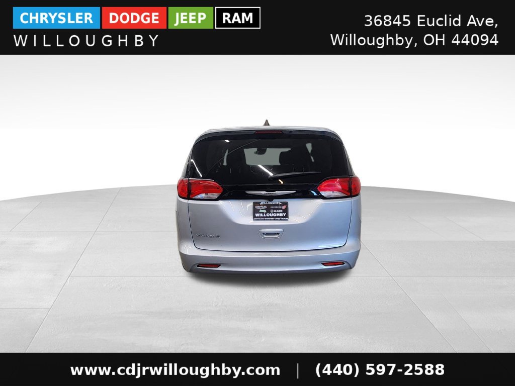 Used 2023 Chrysler Voyager LX FWD image 8