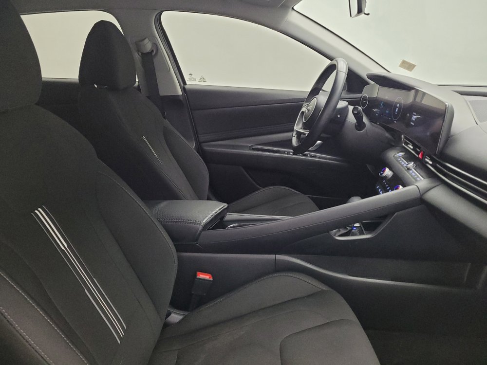 Used 2023 Hyundai Elantra SEL w/ Convenience Package image 21