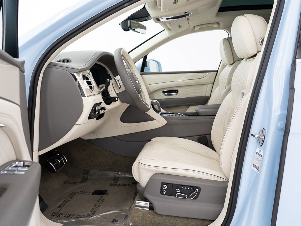 Certified 2023 Bentley Bentayga Extended Wheelbase AWD/4WD image 15