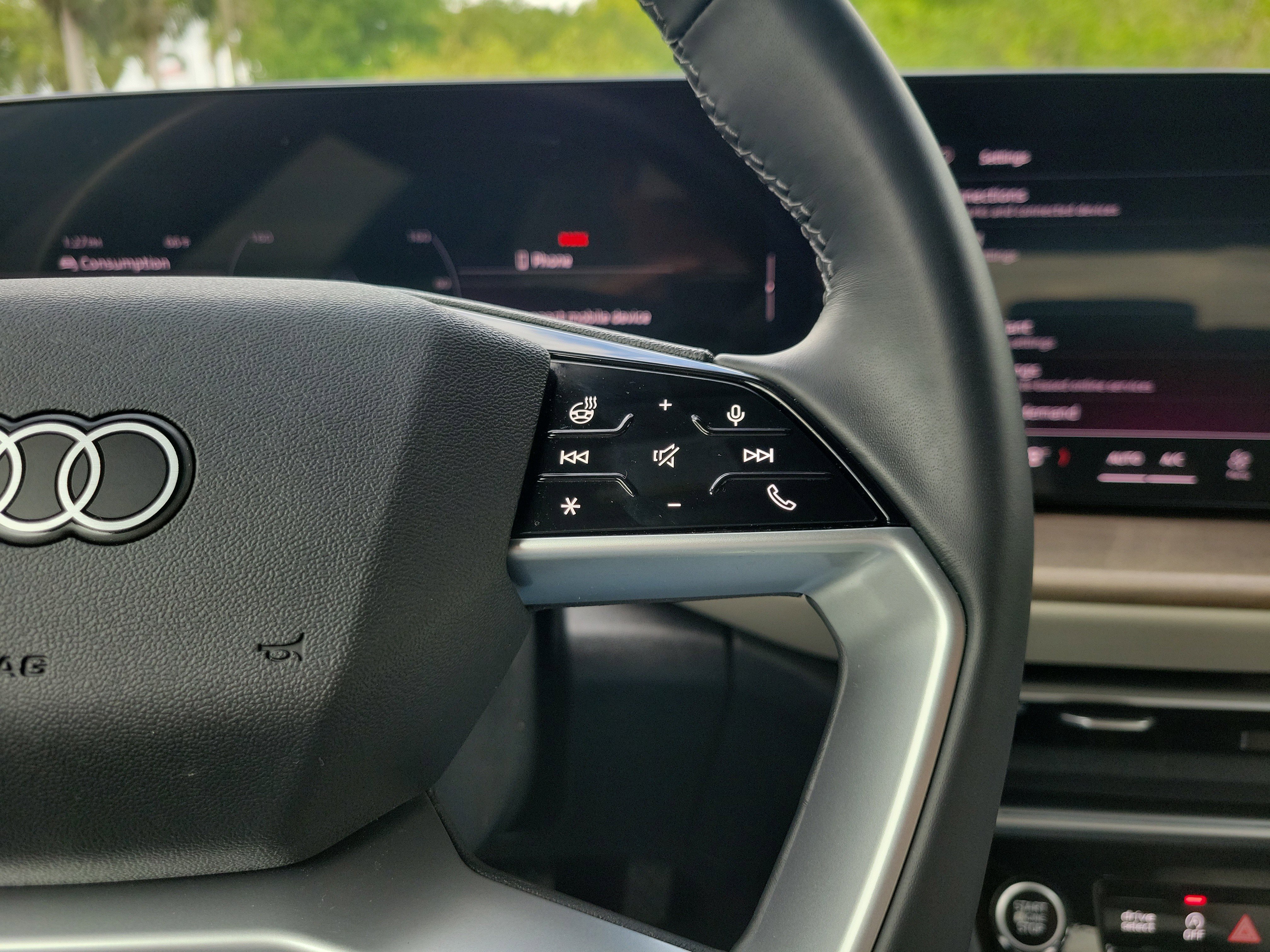 Used 2025 Audi Q5 Premium w/ Convenience Package image 29