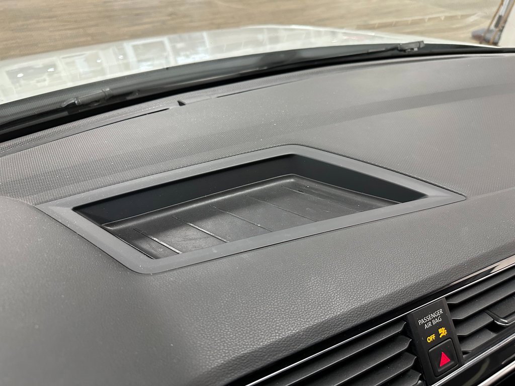 Used 2020 Volkswagen Tiguan SE w/ Panoramic Sunroof Package image 31