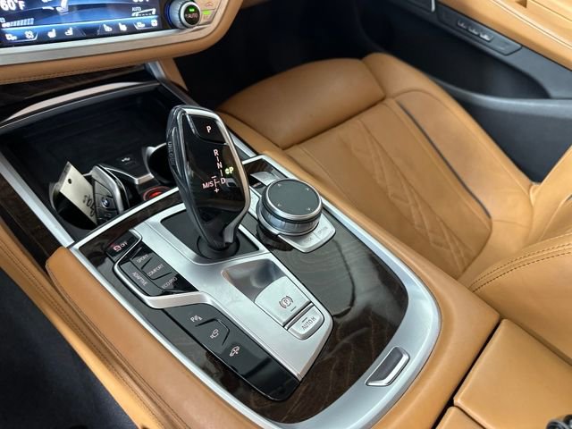 Used 2021 BMW 750i xDrive image 20