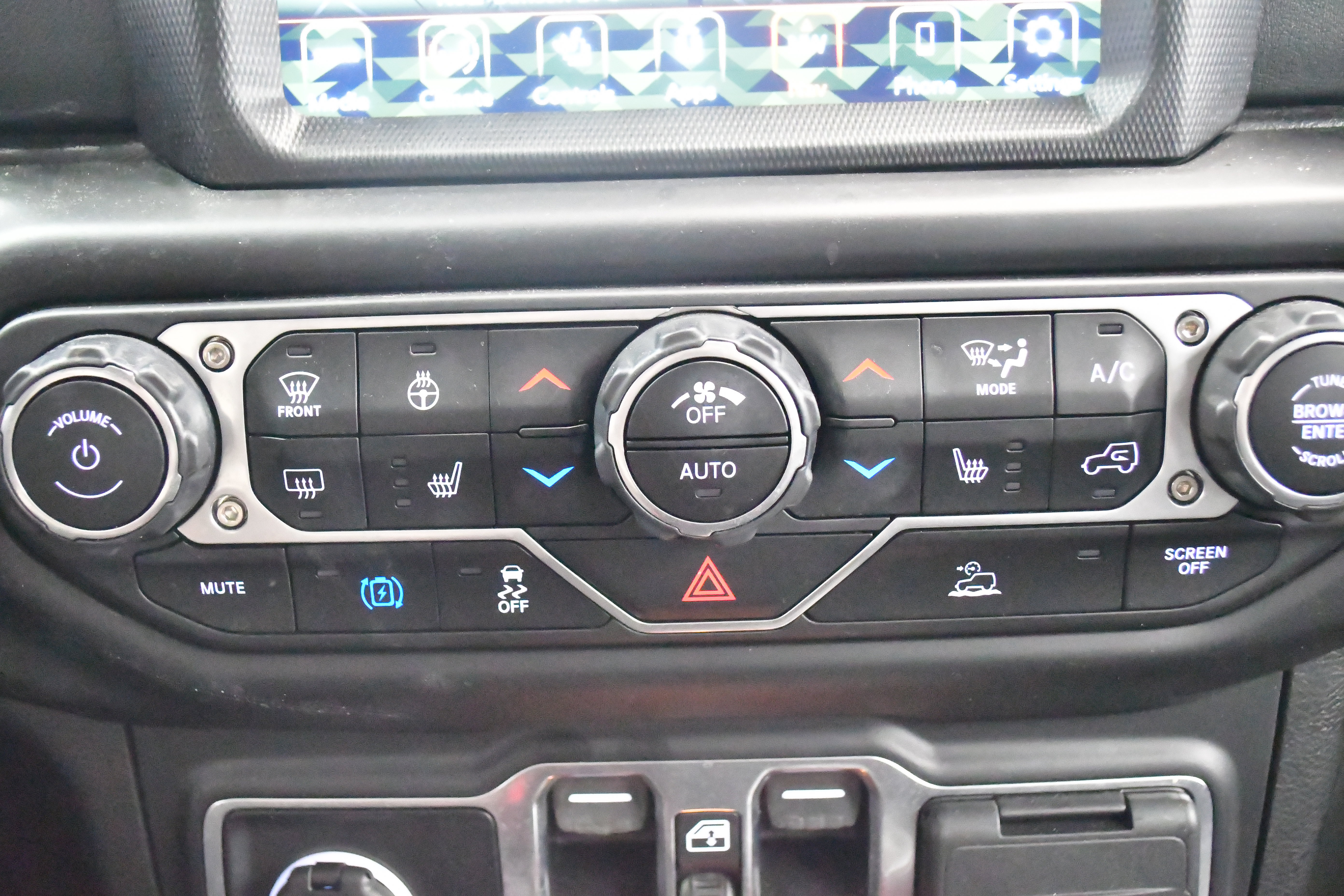 Used 2022 Jeep Wrangler Unlimited Sahara w/ Cold Weather Group image 44