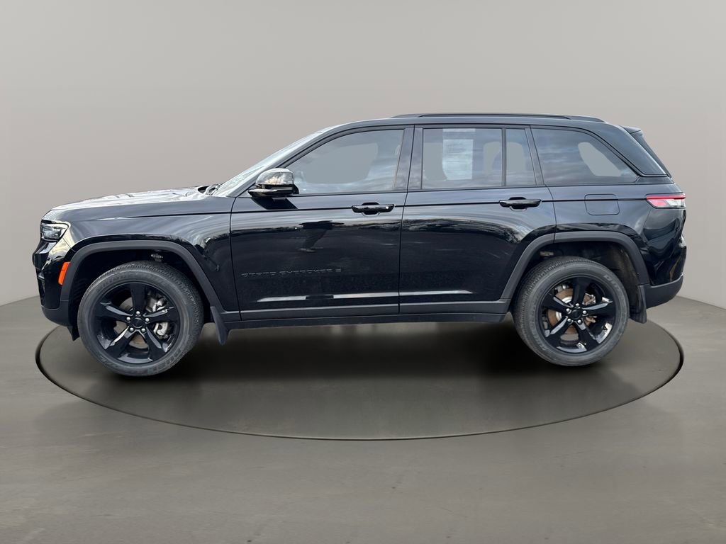 Used 2023 Jeep Grand Cherokee Altitude image 4
