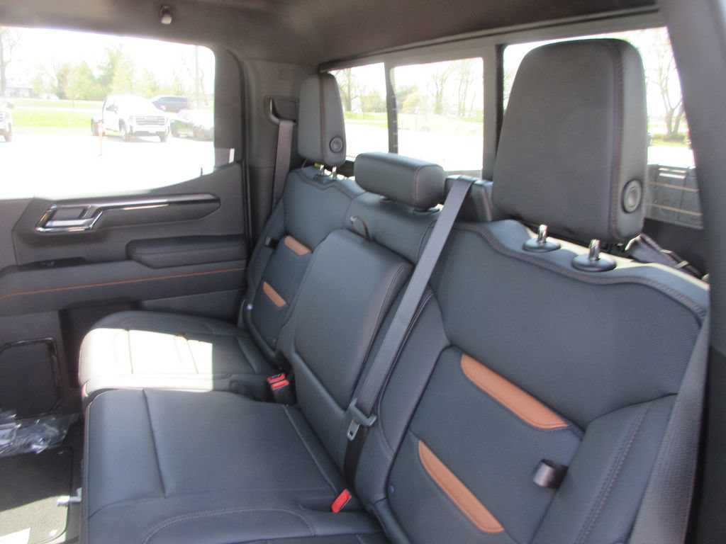 New 2026 GMC Sierra 1500 AT4 w/ AT4 Premium Package AWD/4WD image 17