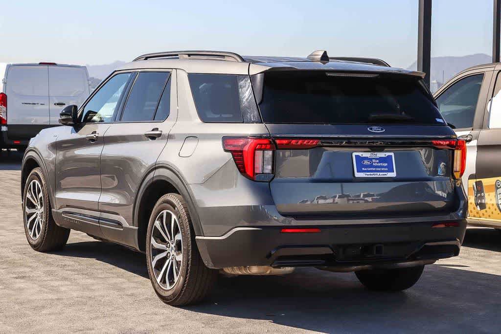 Certified 2025 Ford Explorer ST-Line RWD image 6