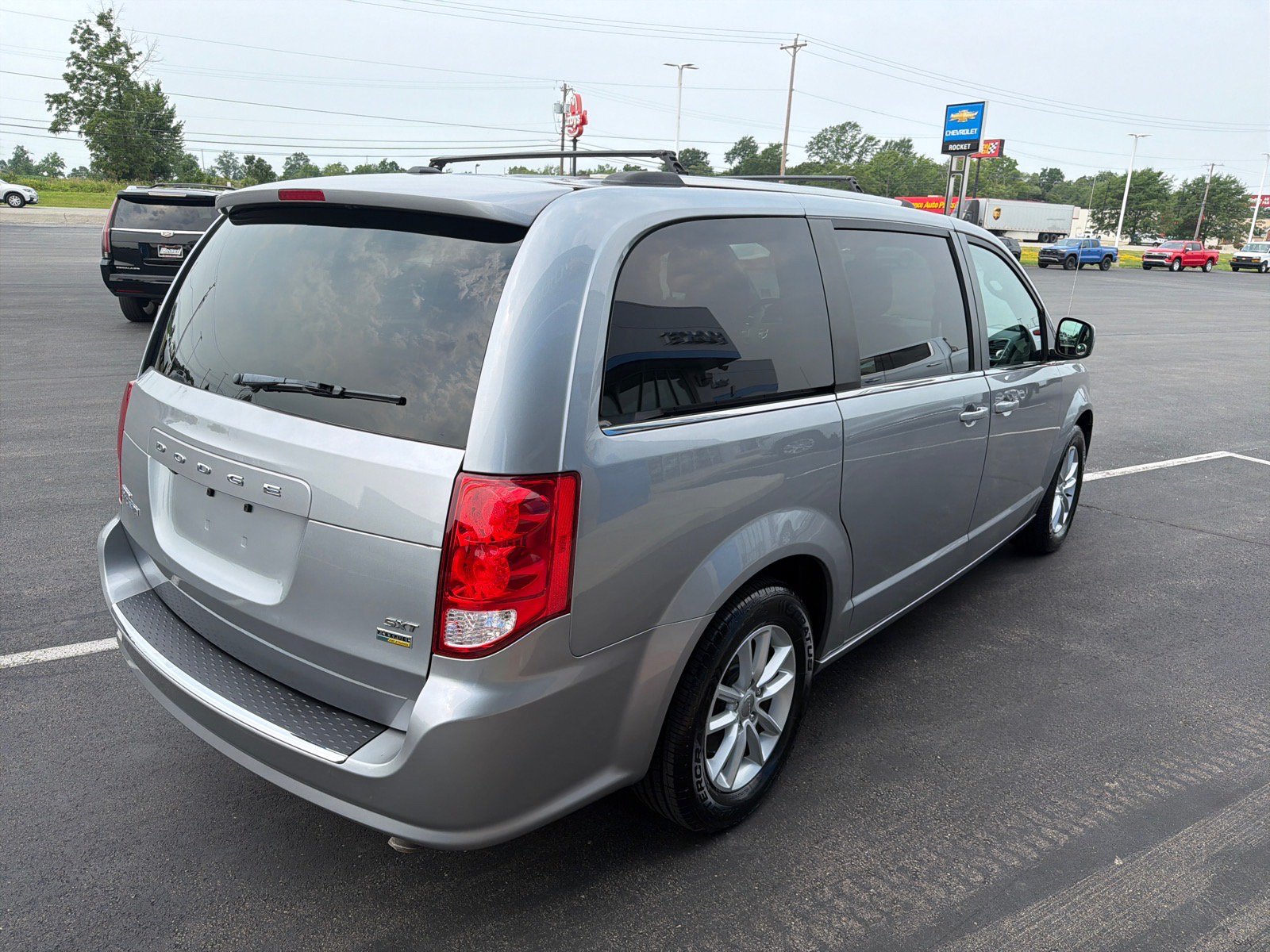 Used 2019 Dodge Grand Caravan SXT FWD image 4