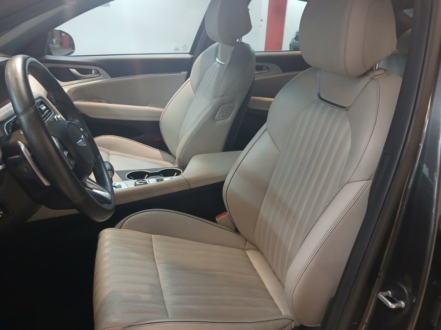 Used 2023 Genesis G70 2.0T w/ Sport Prestige Package image 9