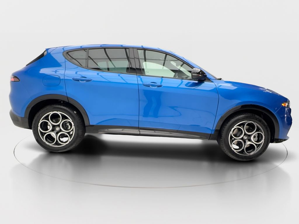 New 2026 Alfa Romeo Tonale w/ Black Premium Package AWD/4WD image 7