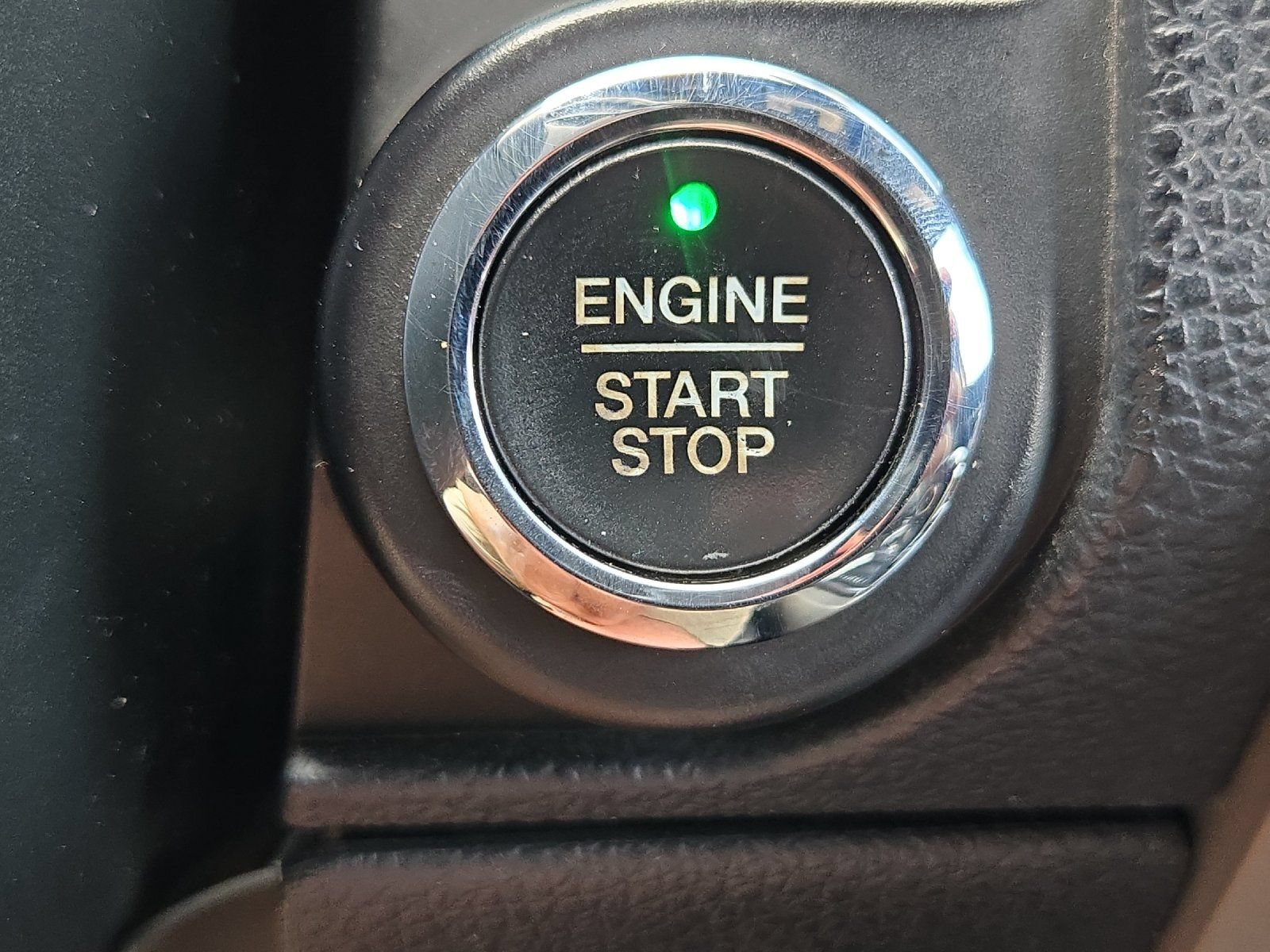 Used 2015 Ford Expedition Limited w/ Equipment Group 301A AWD/4WD image 22