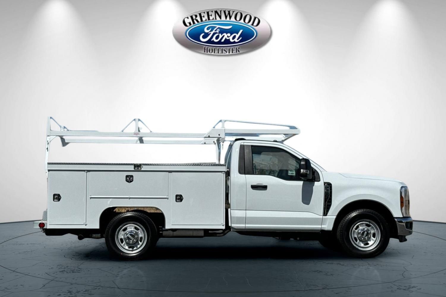 New 2025 Ford F350 XL w/ XL Chrome Package RWD image 3