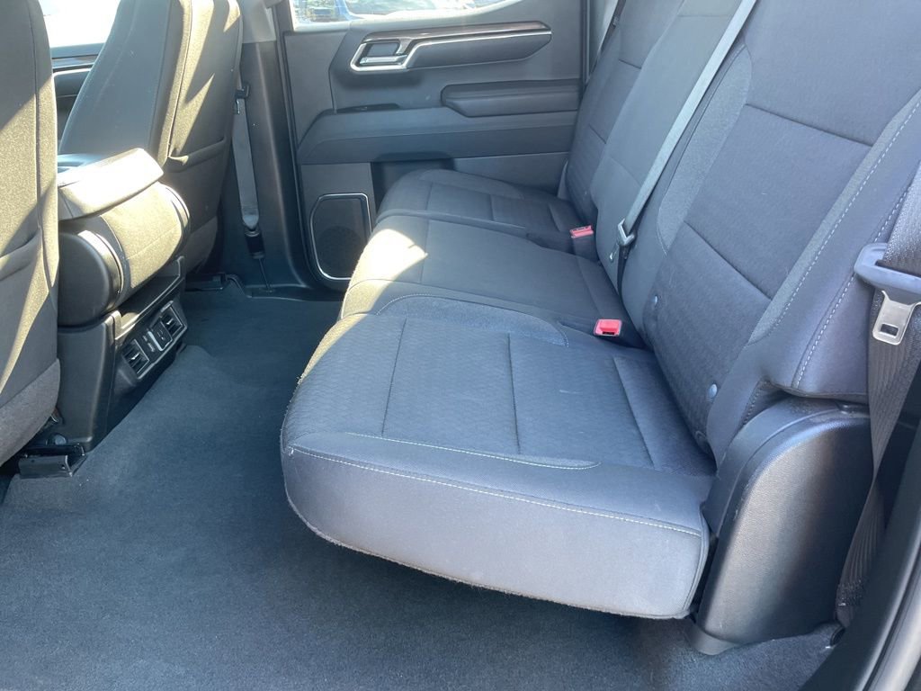 Used 2025 Chevrolet Silverado 1500 LT image 36