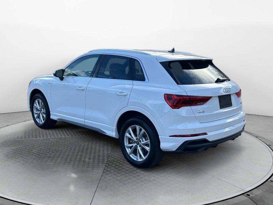 Certified 2025 Audi Q3 2.0T Premium w/ Convenience Package image 5