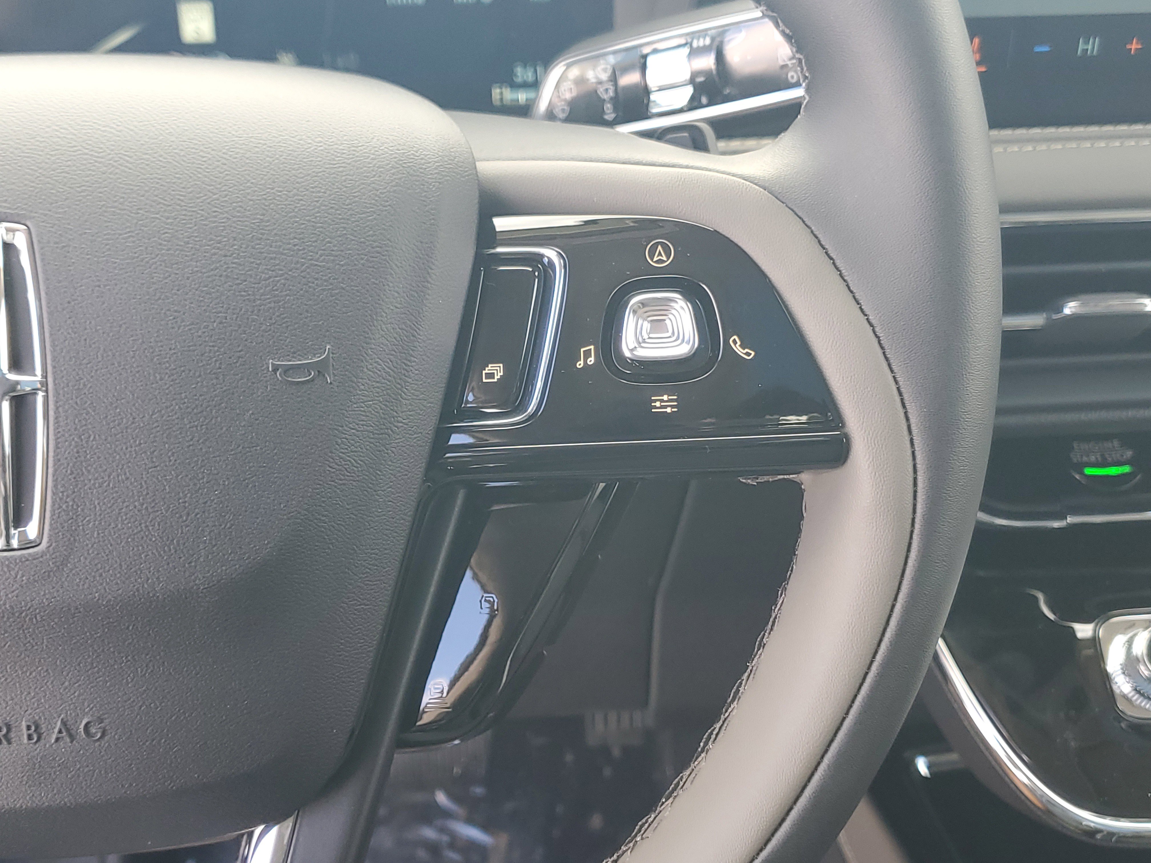 New 2026 Lincoln Corsair Premiere image 18