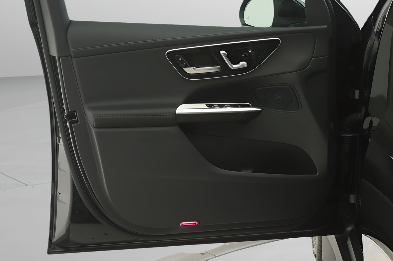 Certified 2025 Mercedes-Benz GLC 350e 4MATIC image 17