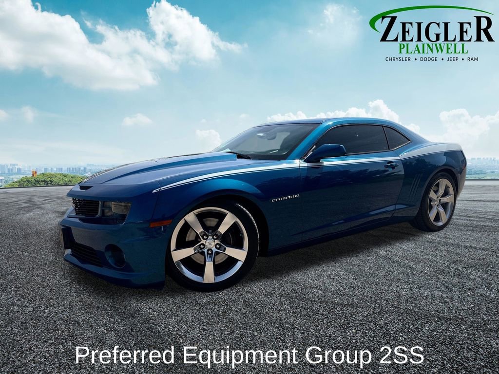 Used 2010 Chevrolet Camaro SS w/ RS Package RWD image 2