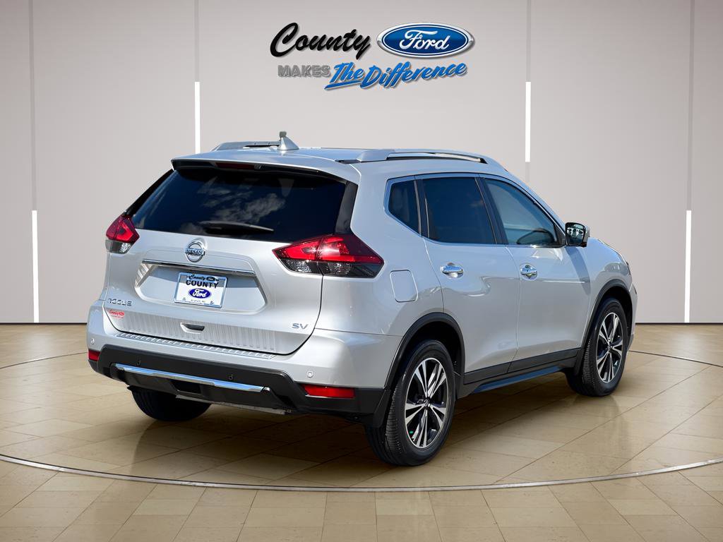 Used 2019 Nissan Rogue SV w/ Premium Package FWD image 9