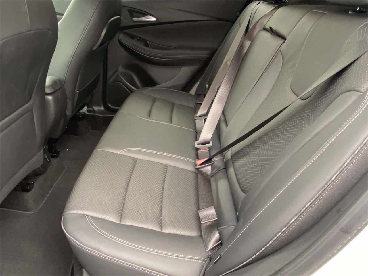 Used 2022 Buick Encore GX Essence w/ Advanced Technology Package image 10