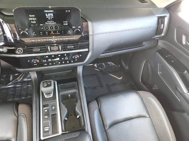 Certified 2023 Nissan Pathfinder SL FWD image 18
