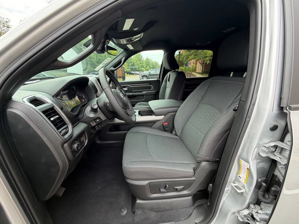 New 2026 RAM 2500 Big Horn AWD/4WD image 15